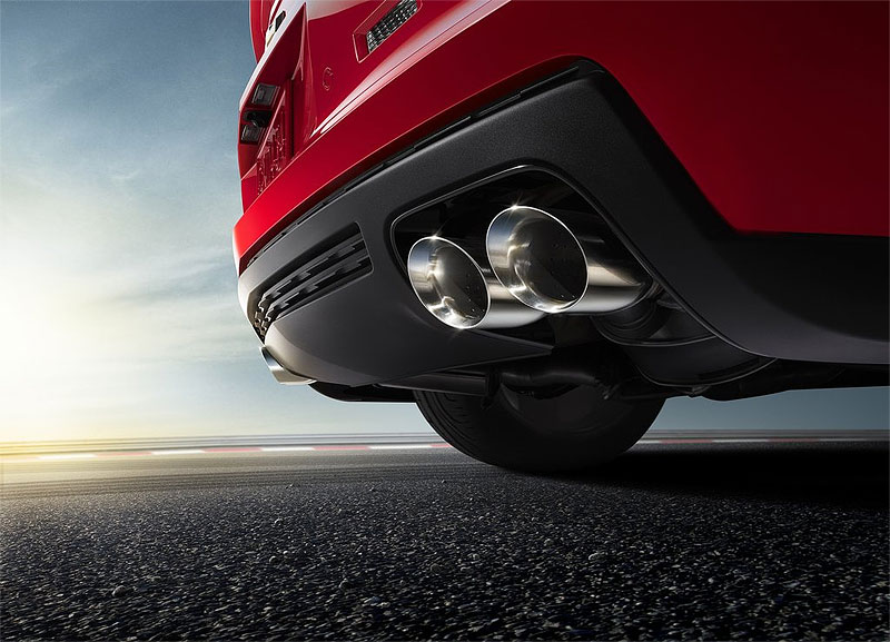 Фотографии 550-сильного купе Chevrolet Camaro ZL1